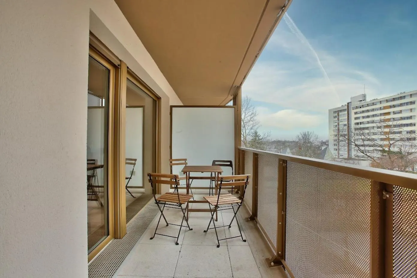 Private Room In Sharing Apartment Free Parking Bagneux