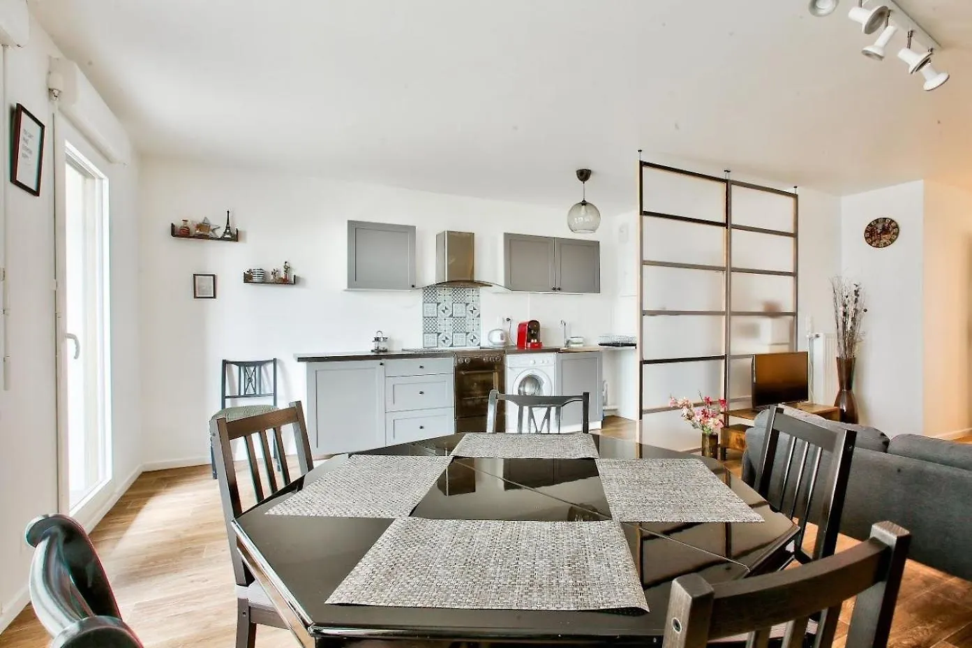 Private Room In Sharing Apartment Free Parking Bagneux  France